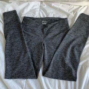 Old Navy active leggings! Never worn!